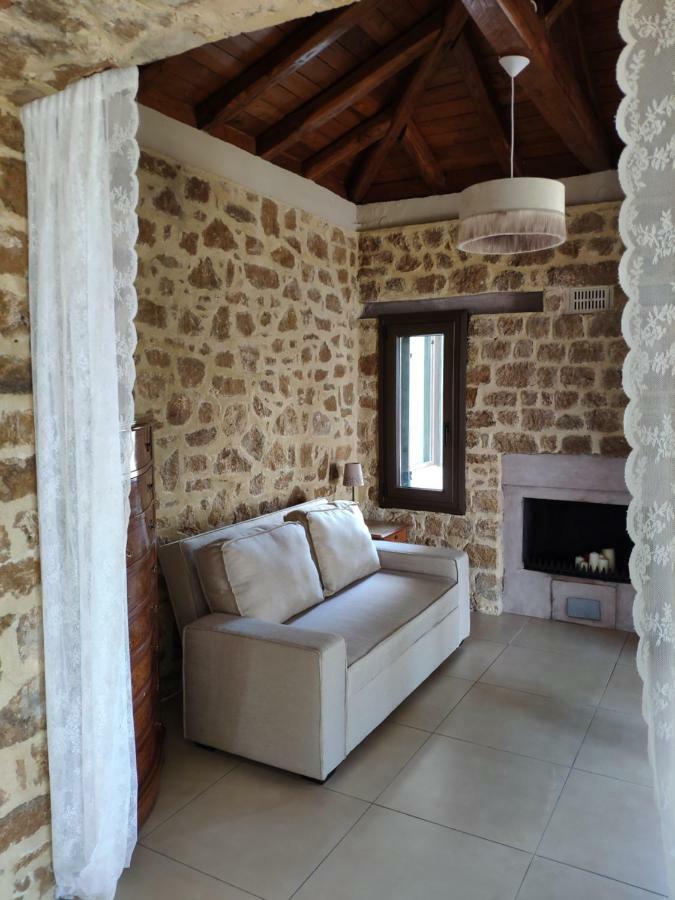 Olive Tree Cottage 2 Néa Péramos 外观 照片